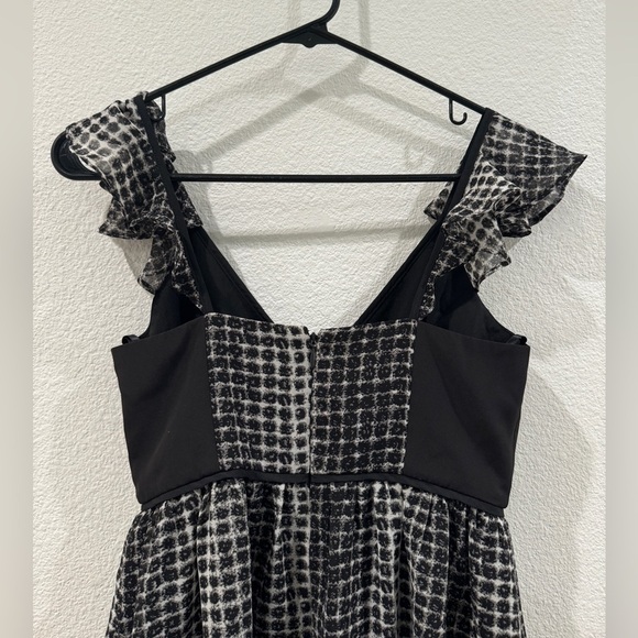 BCBGGeneration Y2K Babydoll Abstract Polka Dot Black Grey Mini Dress Size 0 - Picture 11 of 16